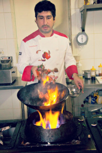O chef Christian Báscones, que veio ao Brasil para um campeonato de muay-thai e acabou ficando (foto: divulgação)