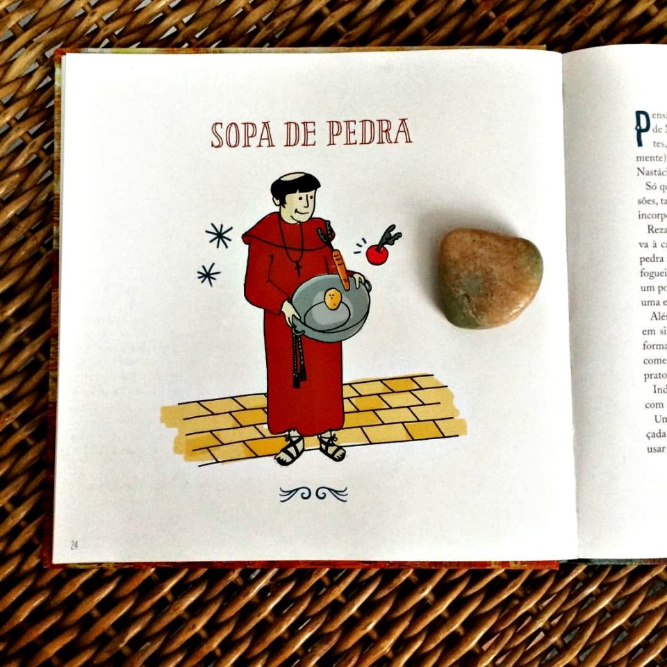 O livro “A vida é sopa” e a pedra da minha sopa (Foto: O Caderno de Receitas