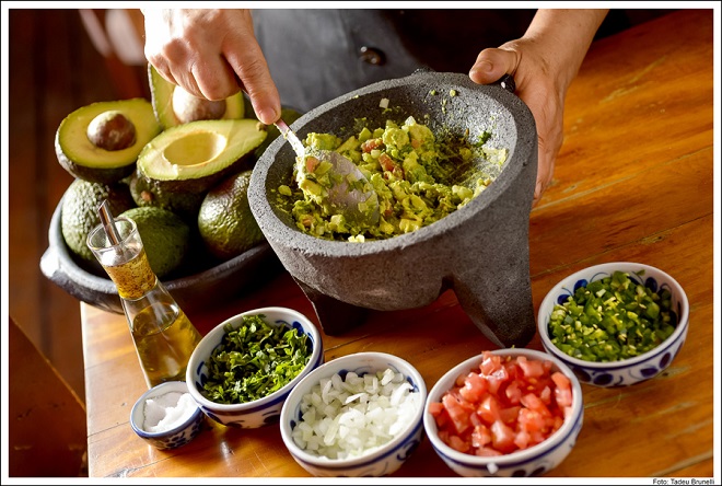 preparo de guacamole no Obá (foto: Tadeu Brunelli)