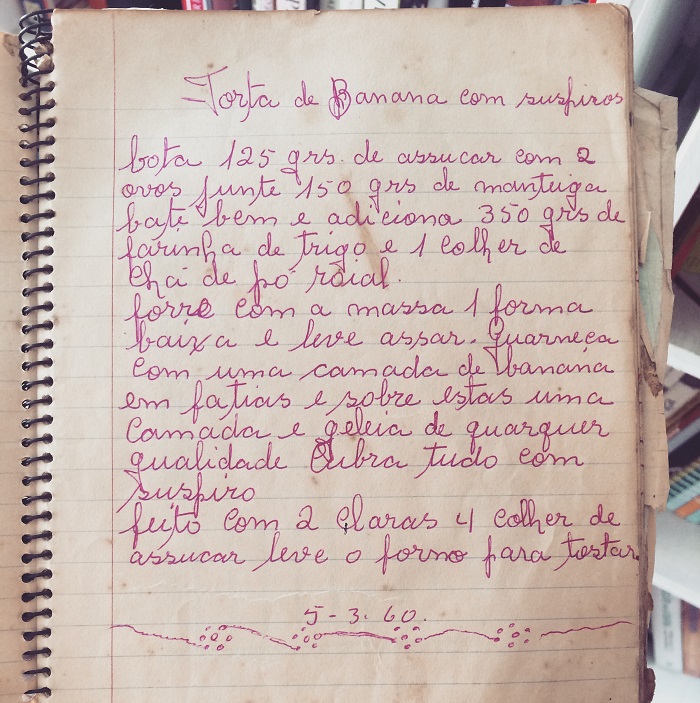 Receita de torta de banana com suspiro em caderno de Cidinha Ferraz Fladt (Foto: O Caderno de Receitas)