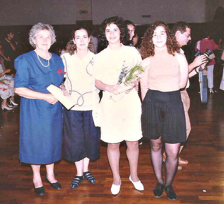 A avó Argonne, a mãe, Sueli, Lizandra e a irmã, Liliana, agora mãe de Isabel